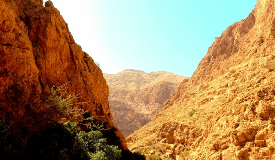 Wadi Shab Oman with kids
